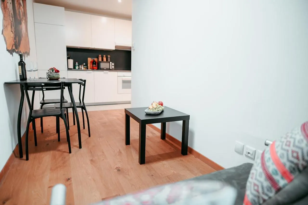 Vienna Shopping Center 6A Apartment