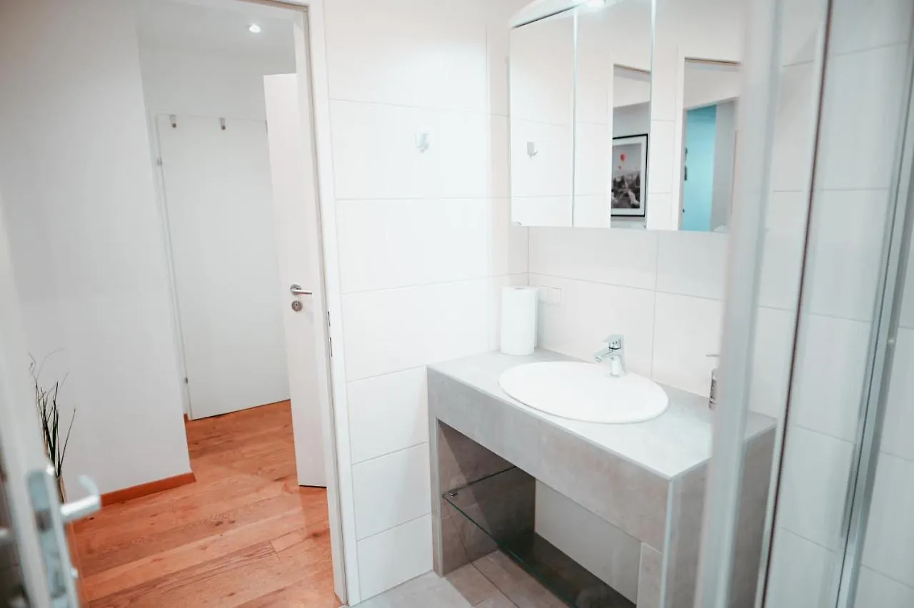 Vienna Shopping Center 6A Apartment